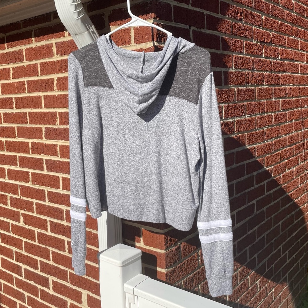 Hollister Top - Picture 3 of 3